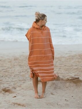 SANDCLOUD Classic Stripe Hooded Poncho - dusty pink
